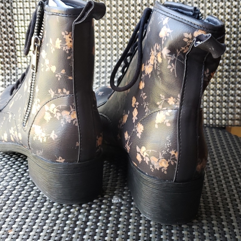 Booties - Picture 4 of 5